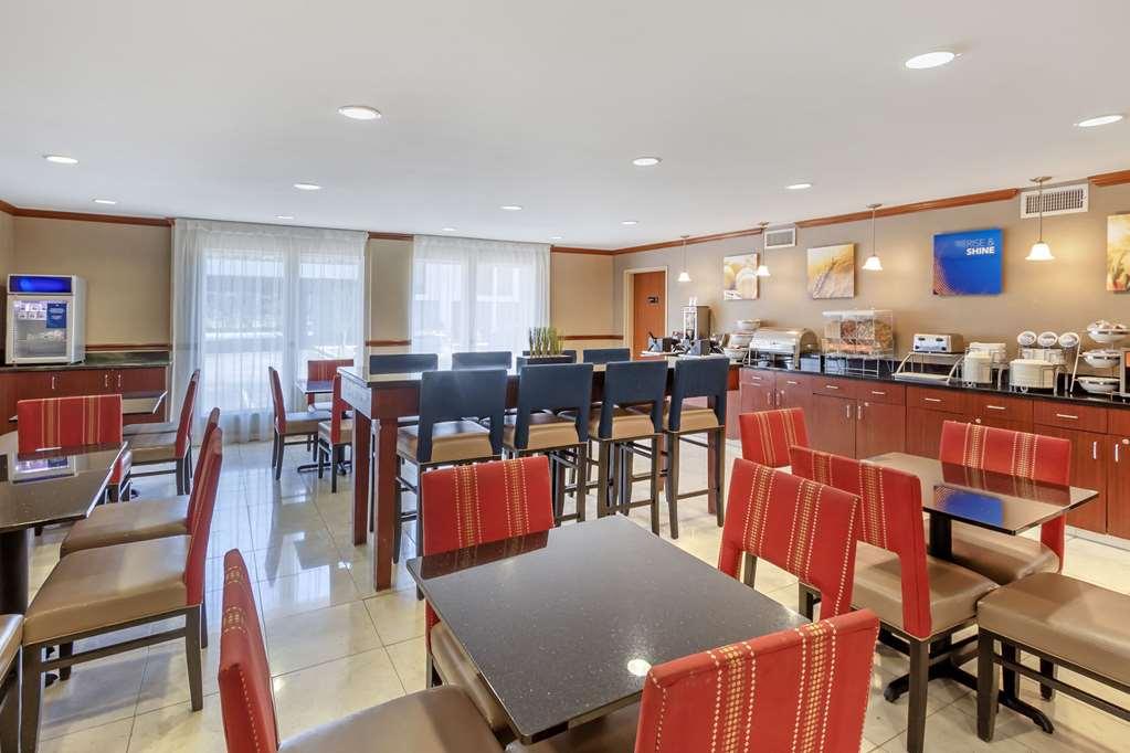 Comfort Inn & Suites Airport Convention Center Charleston Restaurante foto